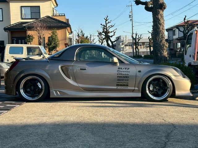 Toyota MR-S 2000 6396979-10