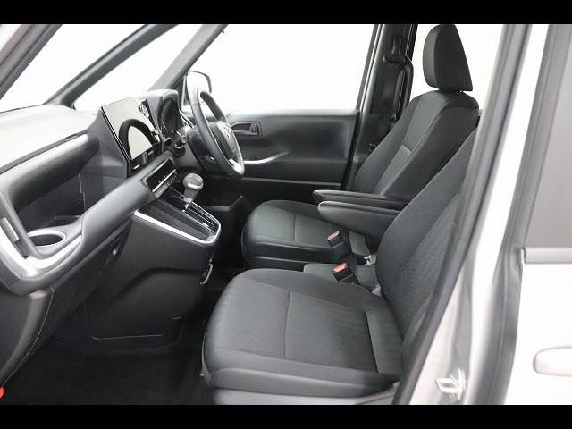 Toyota NOAH 2023 6400386-10