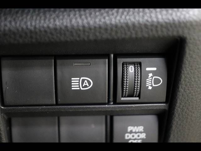 Toyota NOAH 2023 6400386-6