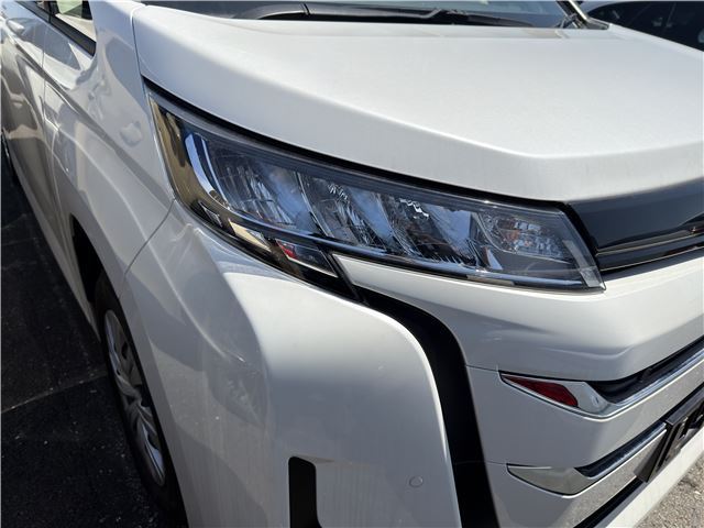 Toyota NOAH 2022 6403804-5