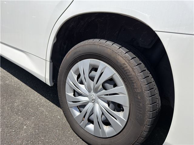 Toyota NOAH 2022 6403804-7