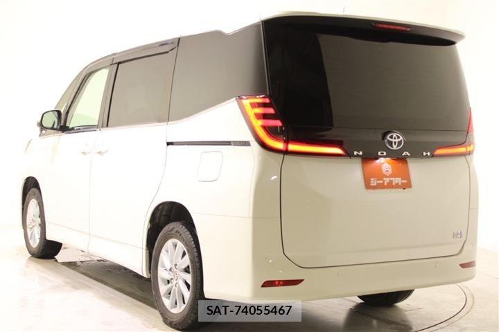 Toyota NOAH 2022 6404316-10