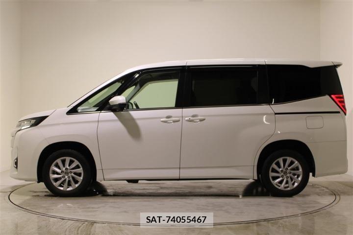 Toyota NOAH 2022 6404316-9