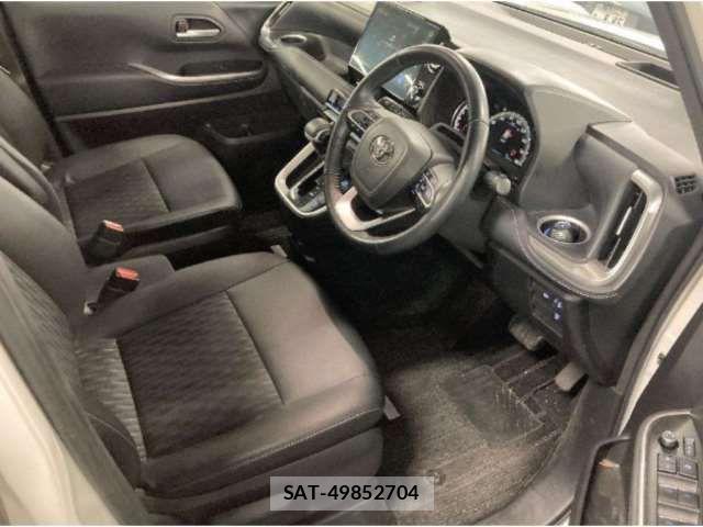 Toyota NOAH 2022 6405103-2
