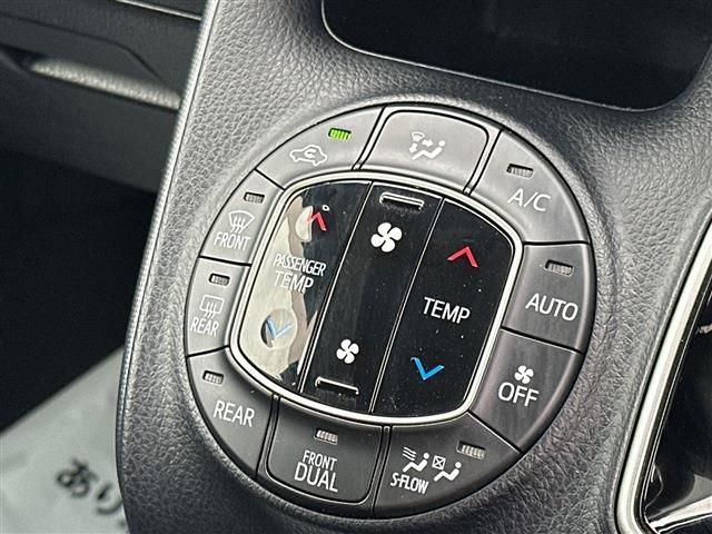 Toyota NOAH 2021 6405998-7
