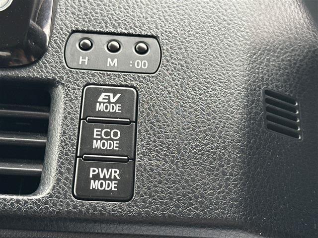 Toyota NOAH 2021 6405998-9