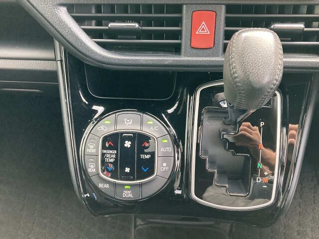 Toyota NOAH 2021 6406102-5