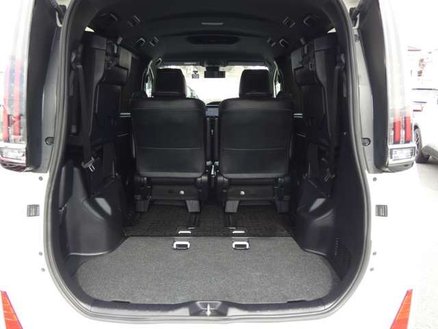 Toyota NOAH 2021 6406104-10