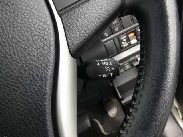 Toyota NOAH 2021 6406104-3