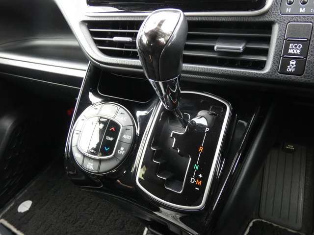 Toyota NOAH 2021 6406104-5
