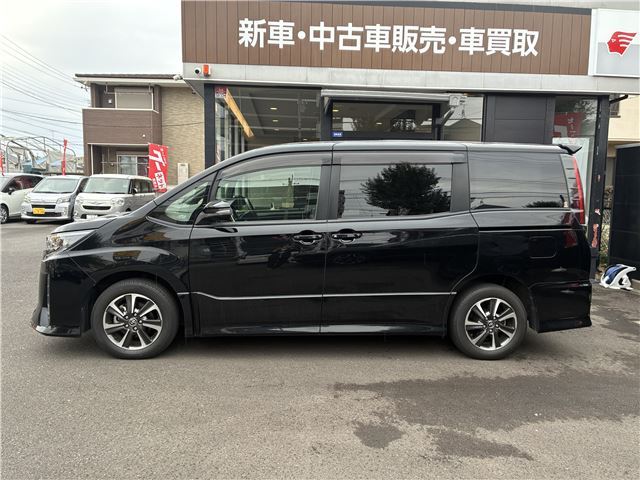 Toyota NOAH 2021 6406203-10