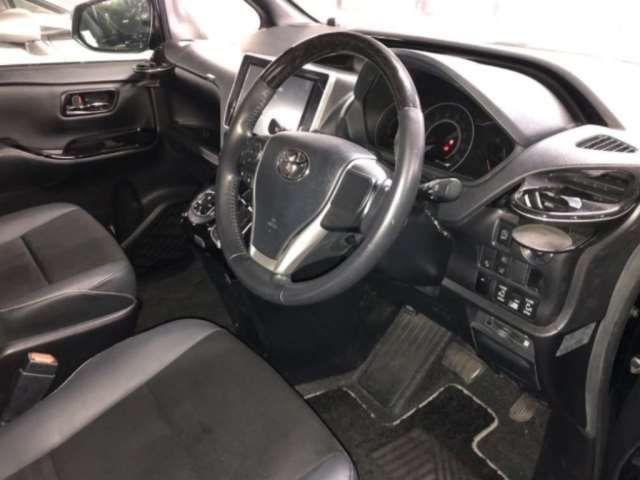 Toyota NOAH 2021 6406642-2