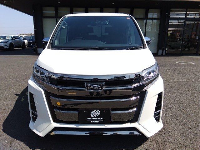 Toyota NOAH 2021 6406867-3
