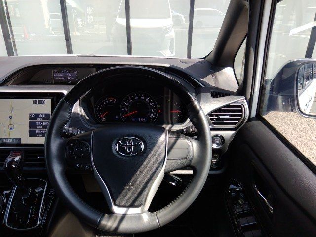 Toyota NOAH 2021 6406867-7