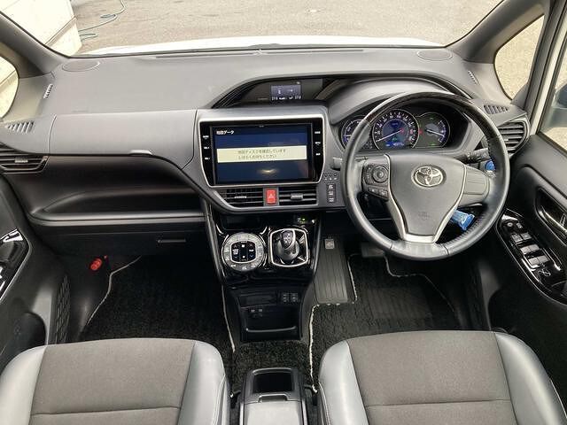 Toyota NOAH 2021 6406870-2