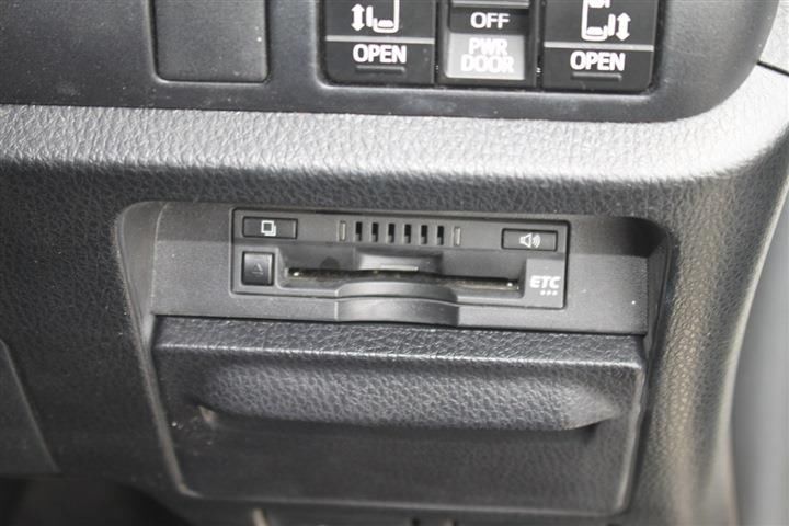 Toyota NOAH 2020 6407539-4