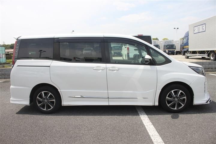 Toyota NOAH 2020 6407539-8