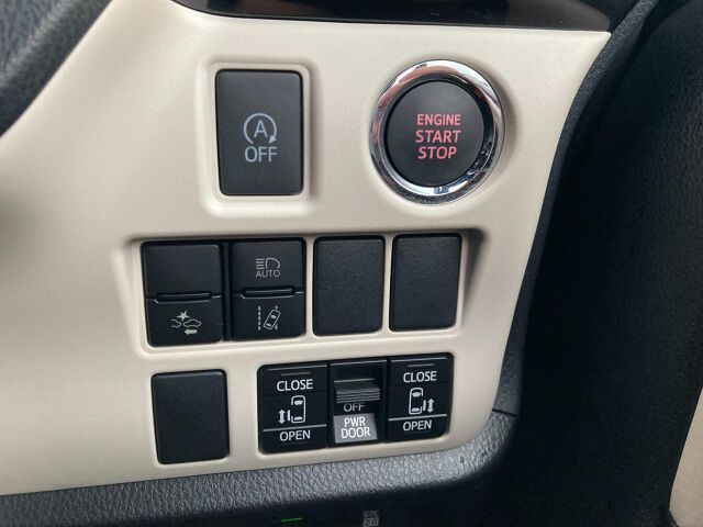 Toyota NOAH 2020 6407564-8