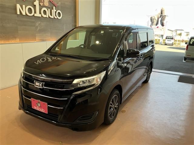 Toyota NOAH 2017 6410525-0