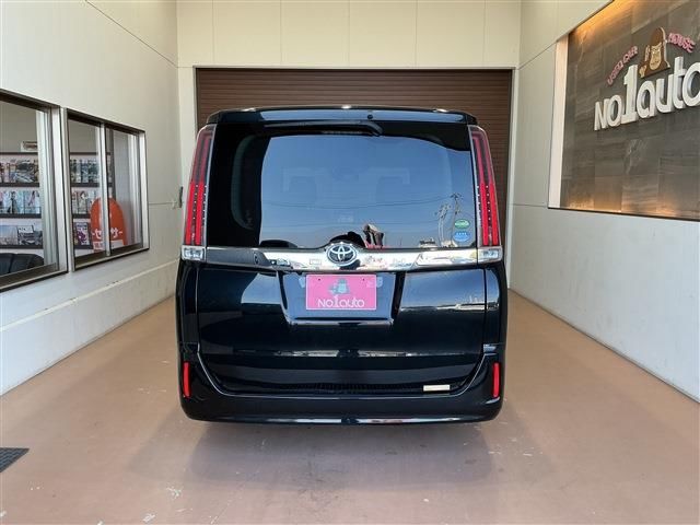 Toyota NOAH 2017 6410525-7