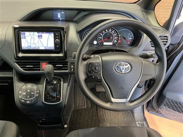 Toyota NOAH 2017 6410525-9