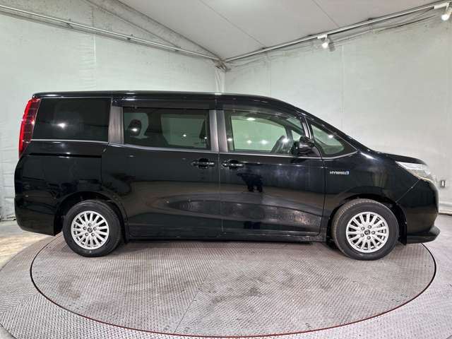 Toyota NOAH 2015 6410826-3