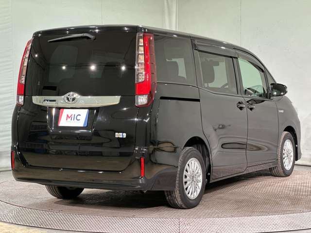 Toyota NOAH 2015 6410826-4
