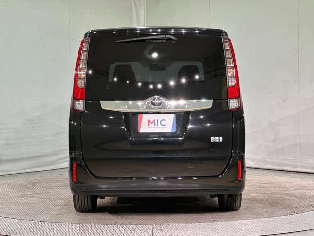 Toyota NOAH 2015 6410826-5
