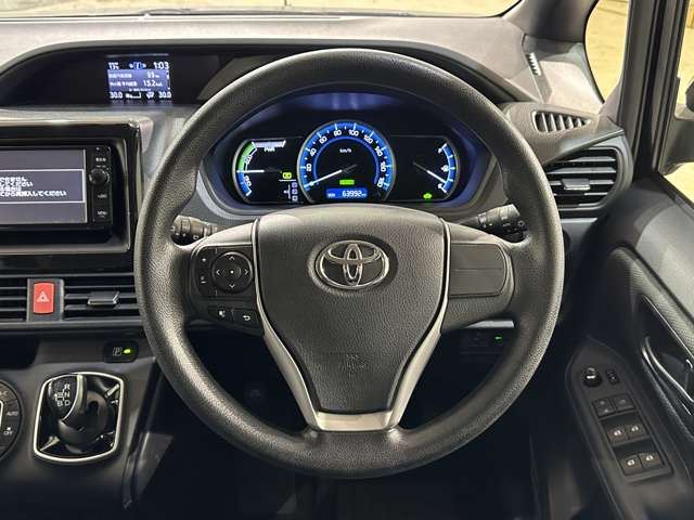 Toyota NOAH 2015 6410826-9