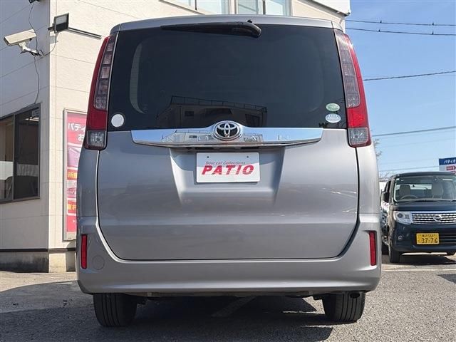 Toyota NOAH 2016 6411414-3