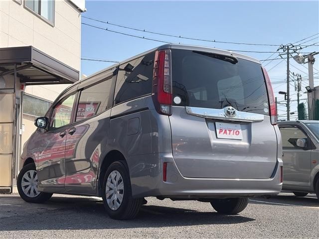 Toyota NOAH 2016 6411414-4