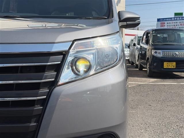 Toyota NOAH 2016 6411414-7