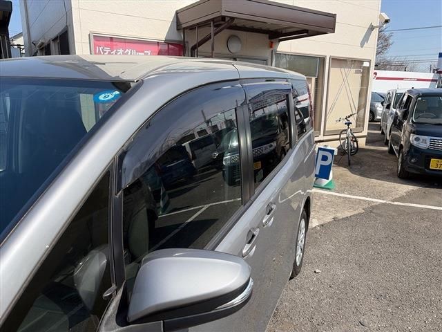 Toyota NOAH 2016 6411414-8