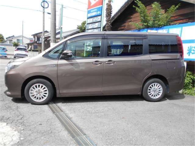 Toyota NOAH 2016 6411466-7