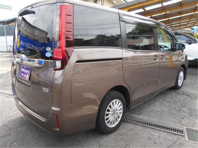 Toyota NOAH 2016 6411466-9
