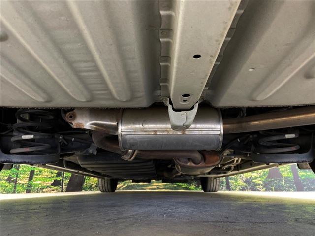 Toyota NOAH 2015 6412037-9