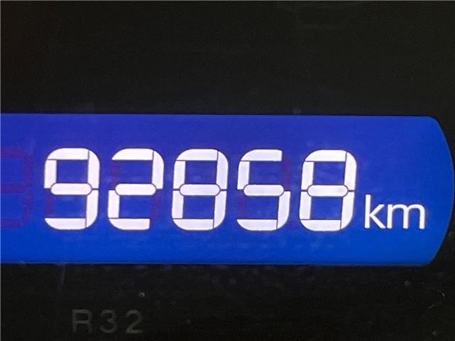 Toyota NOAH 2015 6412040-2