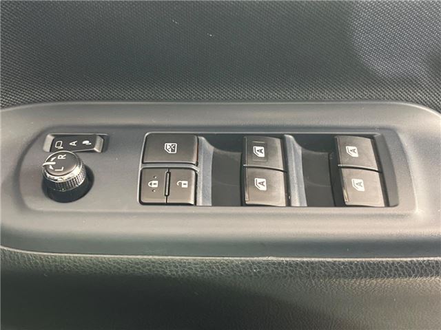 Toyota NOAH 2015 6412040-6