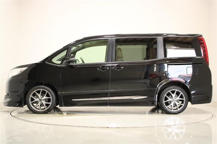 Toyota NOAH 2014 6412625-8