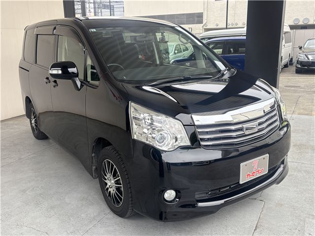 Toyota NOAH 2013 6413015-0