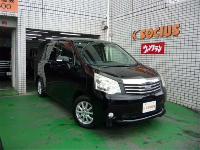 Toyota NOAH 2012 6413166-0