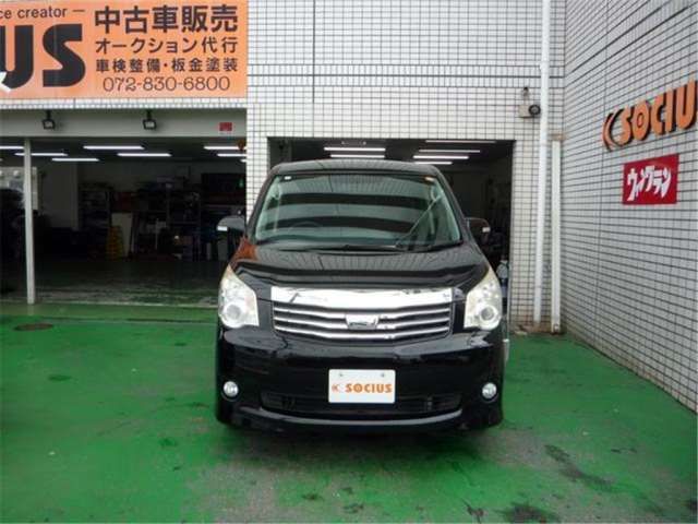 Toyota NOAH 2012 6413166-1