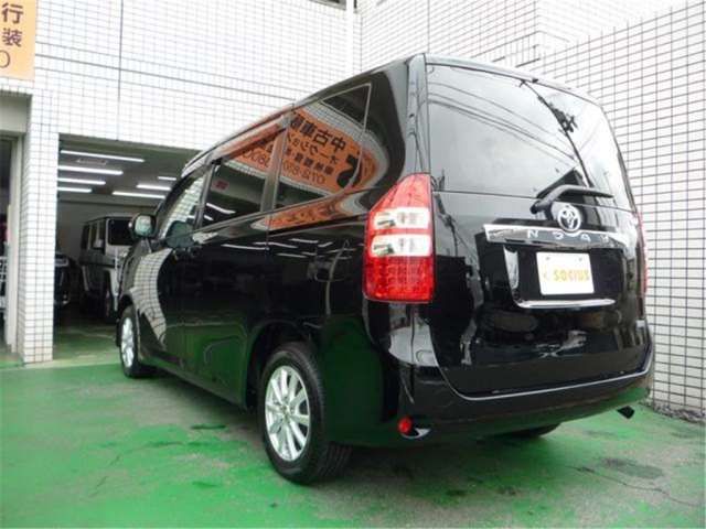 Toyota NOAH 2012 6413166-10