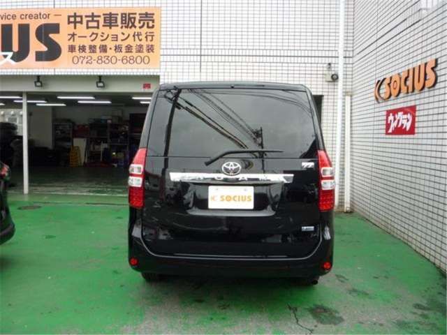 Toyota NOAH 2012 6413166-4