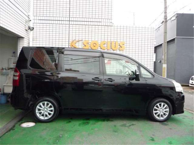 Toyota NOAH 2012 6413166-5