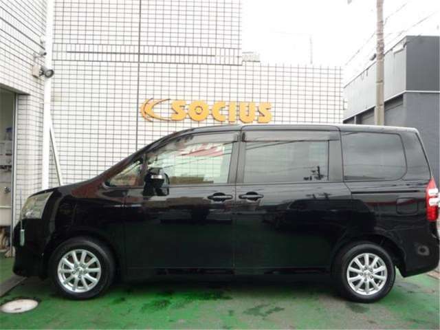 Toyota NOAH 2012 6413166-6