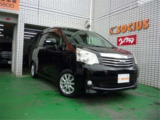 Toyota NOAH 2012 6413166-7