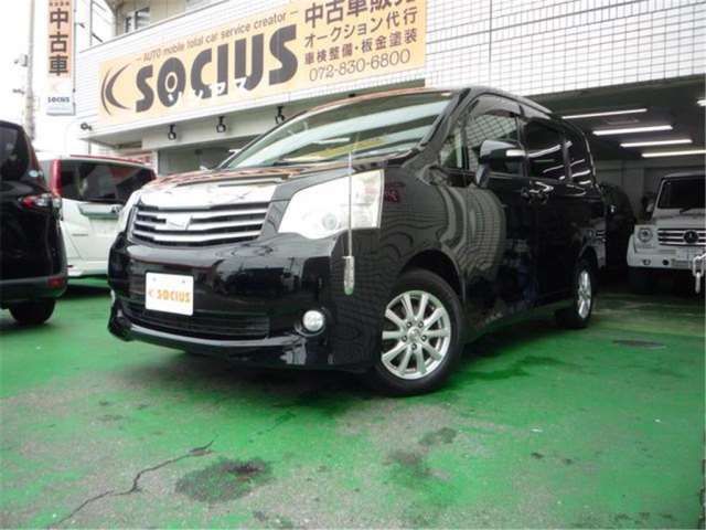 Toyota NOAH 2012 6413166-8
