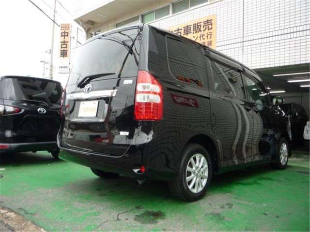 Toyota NOAH 2012 6413166-9