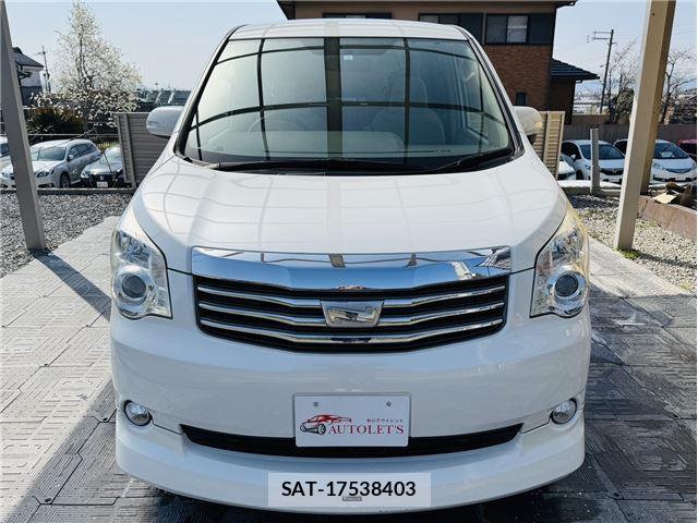 Toyota NOAH 2011 6413465-1